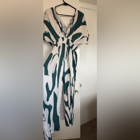 batwing sleeve jumpsuit - Picture 1 of 3